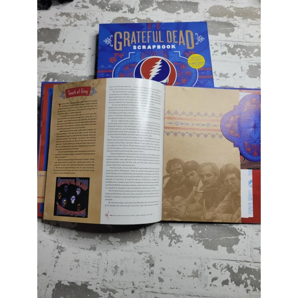 Grateful Dead Scrapbook : The Long, Strange Trip in Stories,‎ Photos, and...